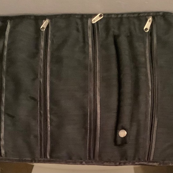 **5 ITEMS**Jewelry Rollup Bag, jewelry is brand new - Picture 2 of 15